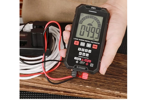 Wie benutzt man das große Display-Multimeter?